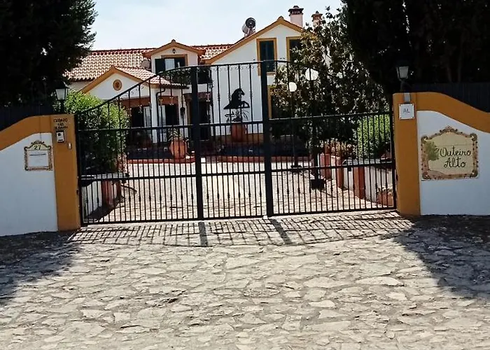 Quinta Do Outeiro Alto مزرعة للإقامة *